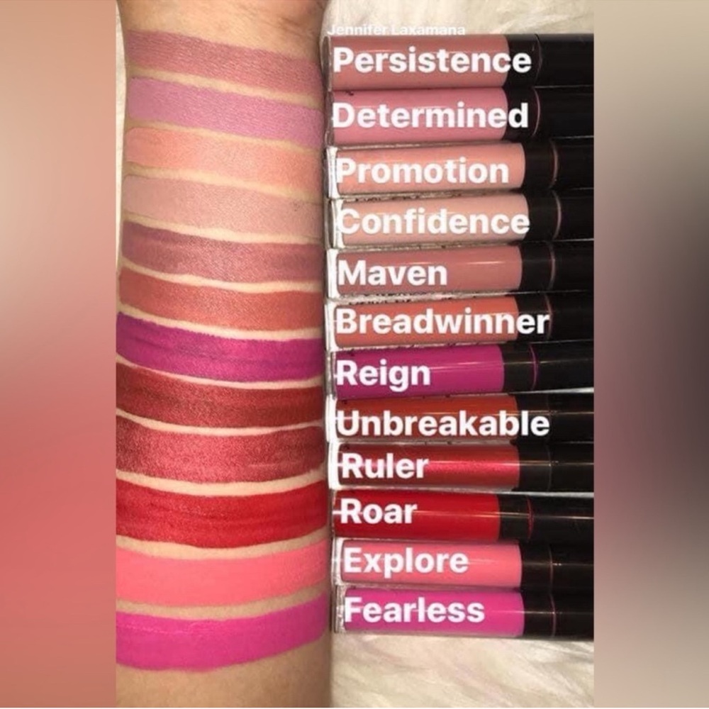 Fluid Lipstick - Vibrant Ruler - Picture 5 of 7